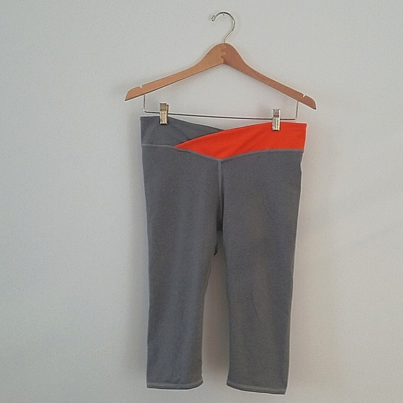 Fabletic Capris - Picture 1 of 3
